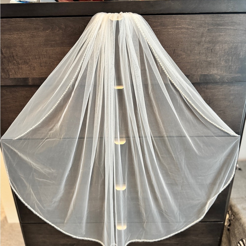 Elegant Finger Tip  Sheer Veil with Beaded Edge